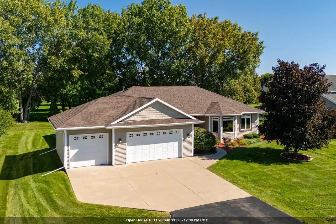 Photo 1 of Single family home for sale at 140 Thackery Dr, Oshkosh, WI 54904 | MLS# 50333319 | Listing updated on 2026-10-08
