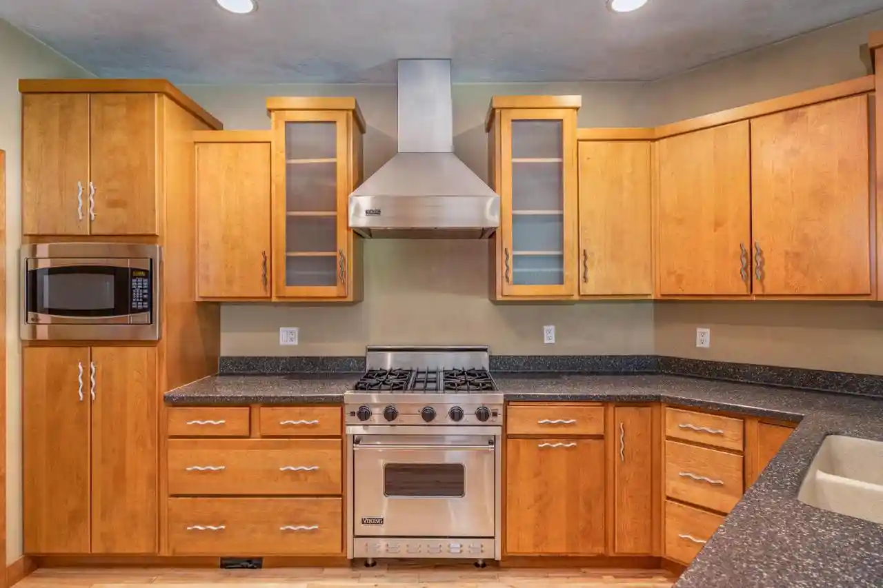 Photo 2 of Single family home for sale at 140 Thackery Dr, Oshkosh, WI 54904 | MLS# 50333319 | Listing updated on 2026-10-08