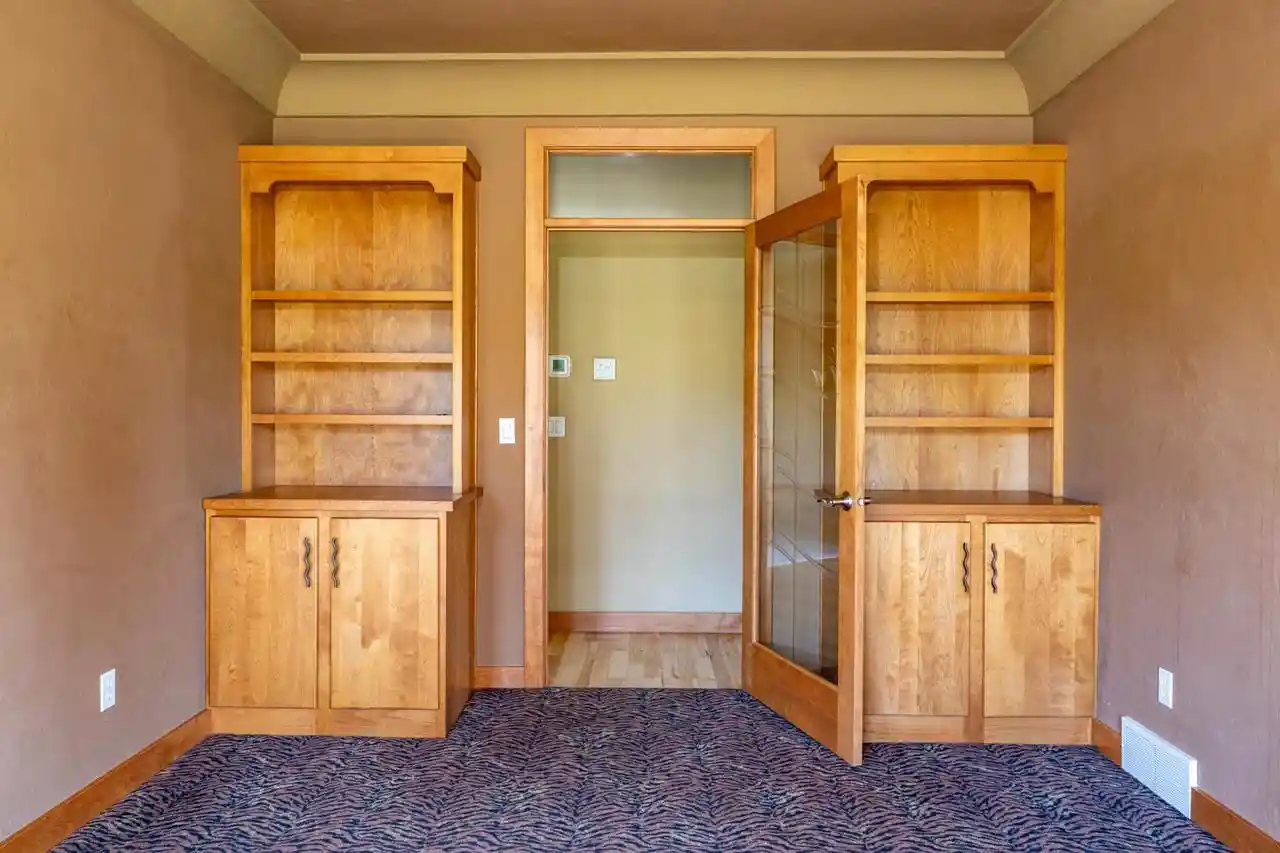 Photo 4 of Single family home for sale at 140 Thackery Dr, Oshkosh, WI 54904 | MLS# 50333319 | Listing updated on 2026-10-08
