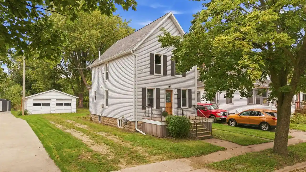 Photo 1 of Single family home for sale at 579 Forest Ave, Fond Du Lac, WI 54935 | MLS# 50333328 | Listing updated on 2026-10-12