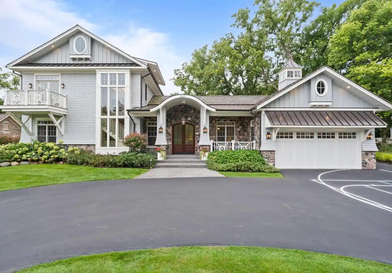 Photo 1 of Single family home for sale at 1886 Geneva Bay Dr, Lake Geneva, WI 53147 | MLS# 1982212 | Listing updated on 2026-09-29