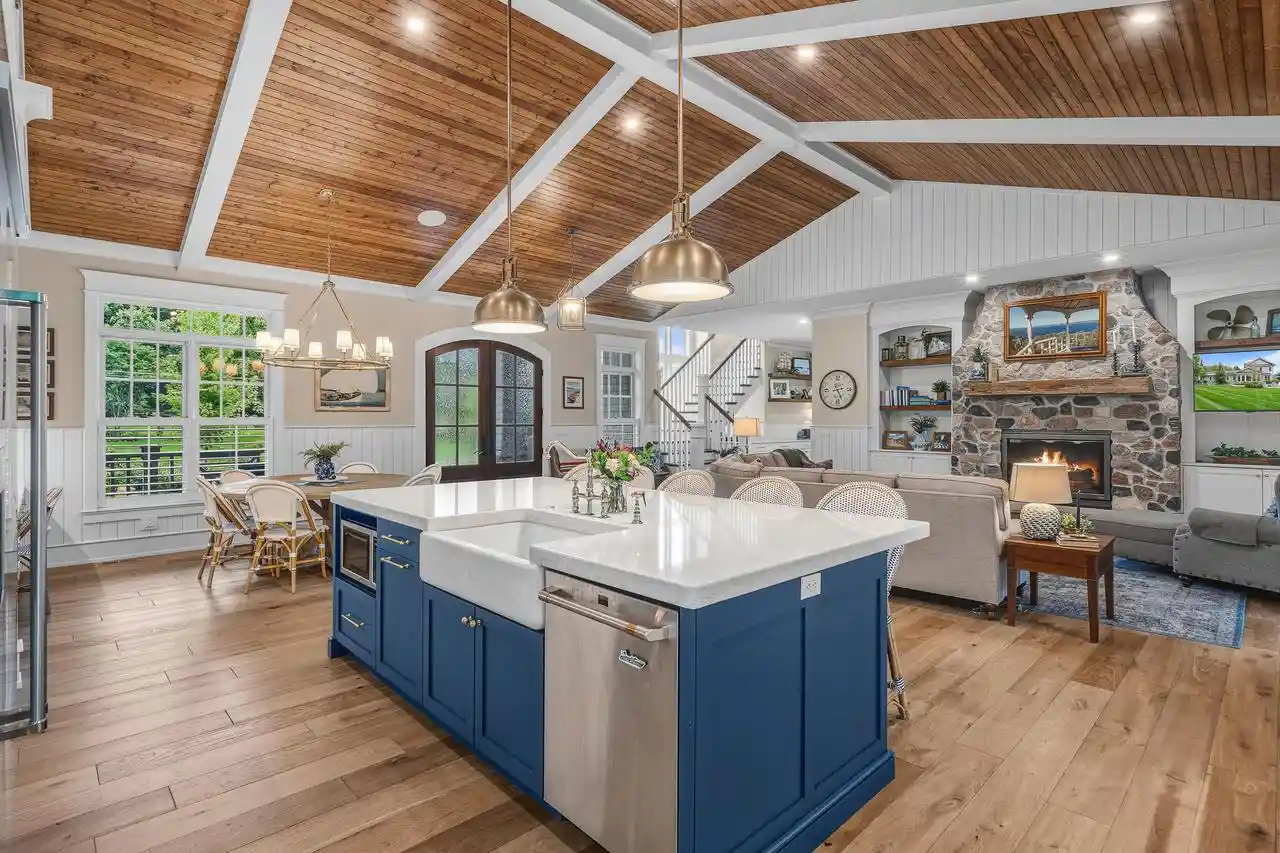 Photo 4 of Single family home for sale at 1886 Geneva Bay Dr, Lake Geneva, WI 53147 | MLS# 1982212 | Listing updated on 2026-09-29