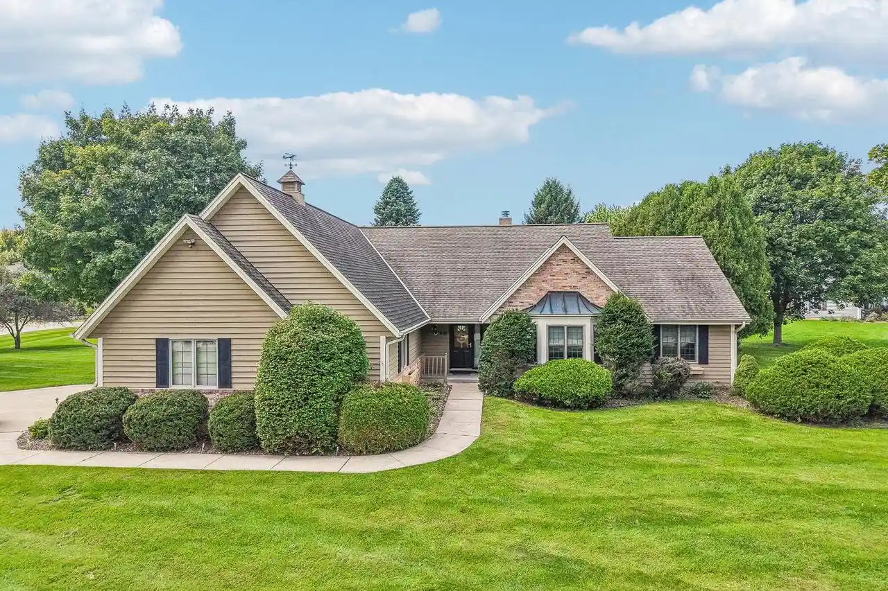 Single family home for sale at 435 Nickelby Ct, Delafield, WI 53018 | MLS# 1982225