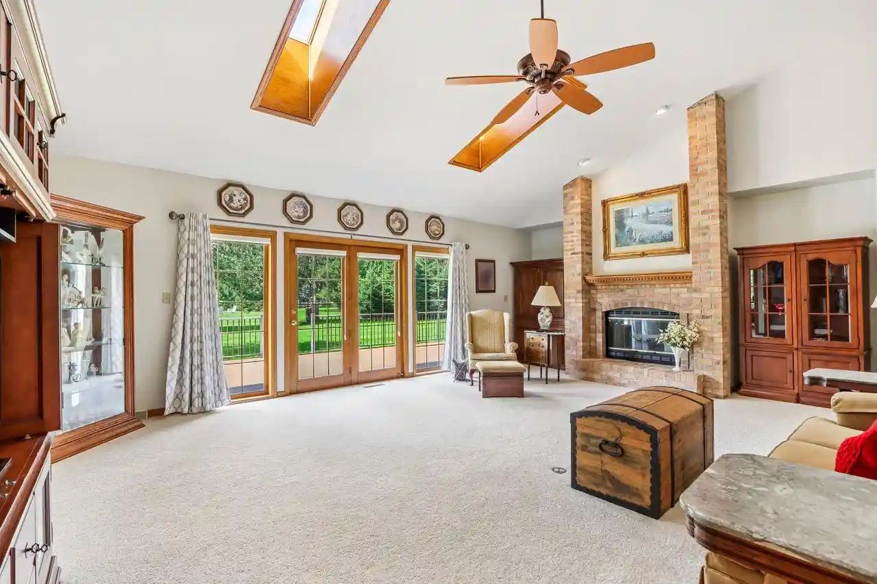 Photo 4 of Single family home for sale at 435 Nickelby Ct, Delafield, WI 53018 | MLS# 1982225 | Listing updated on 2026-09-26