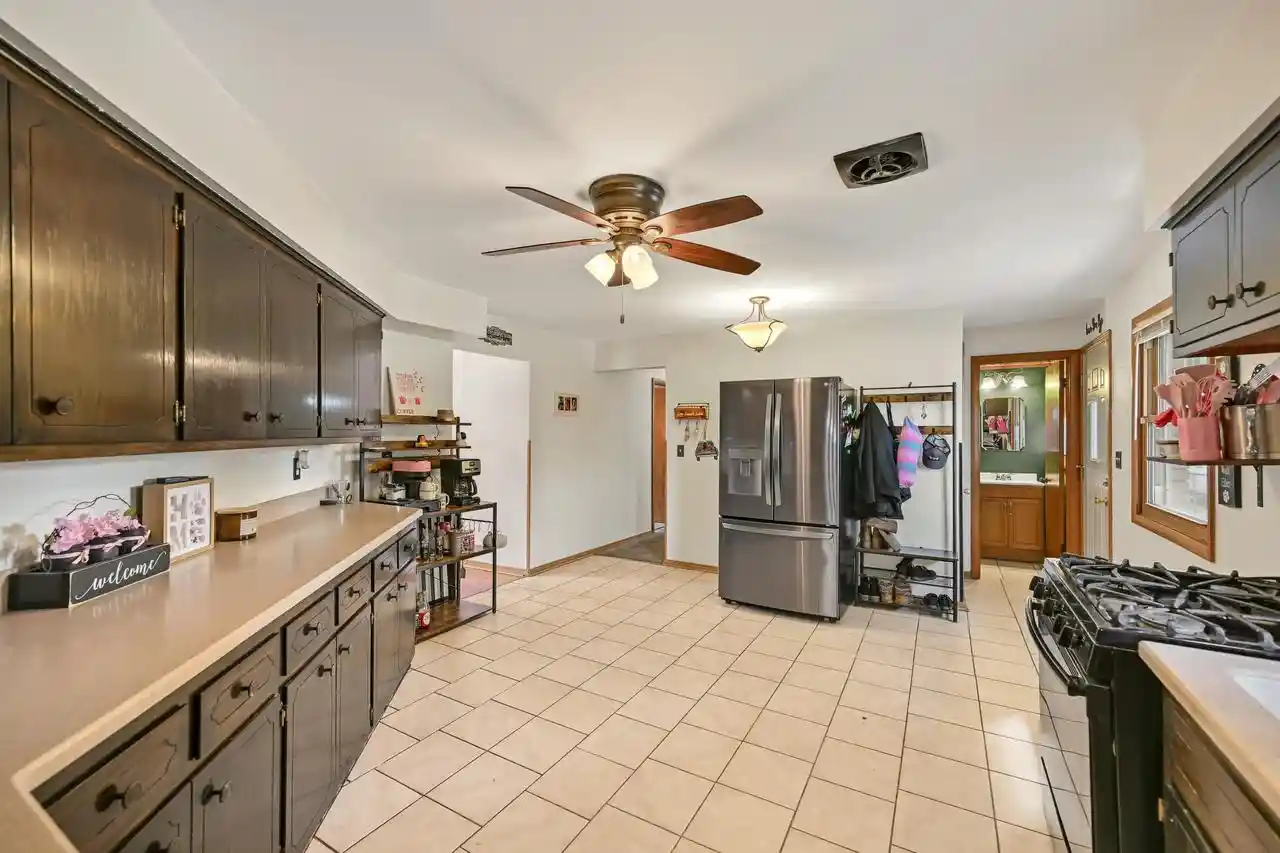 Photo 4 of Single family home for sale at 727 W Abbott Ave, Milwaukee, WI 53221 | MLS# 1982228 | Listing updated on 2026-10-22