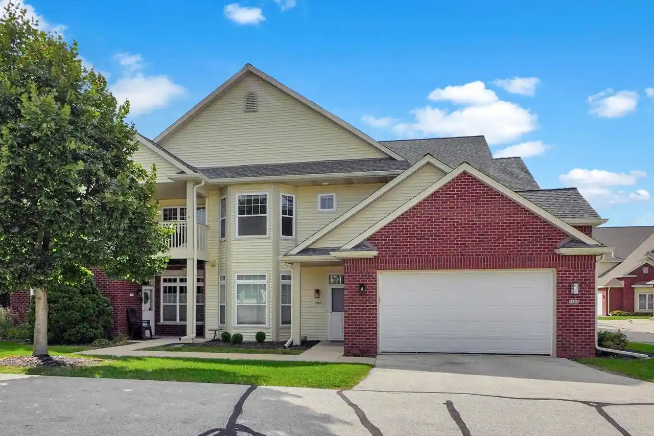Condo for sale at 586 Grandview Ct #B, Pewaukee, WI 53072 | MLS# 1982249