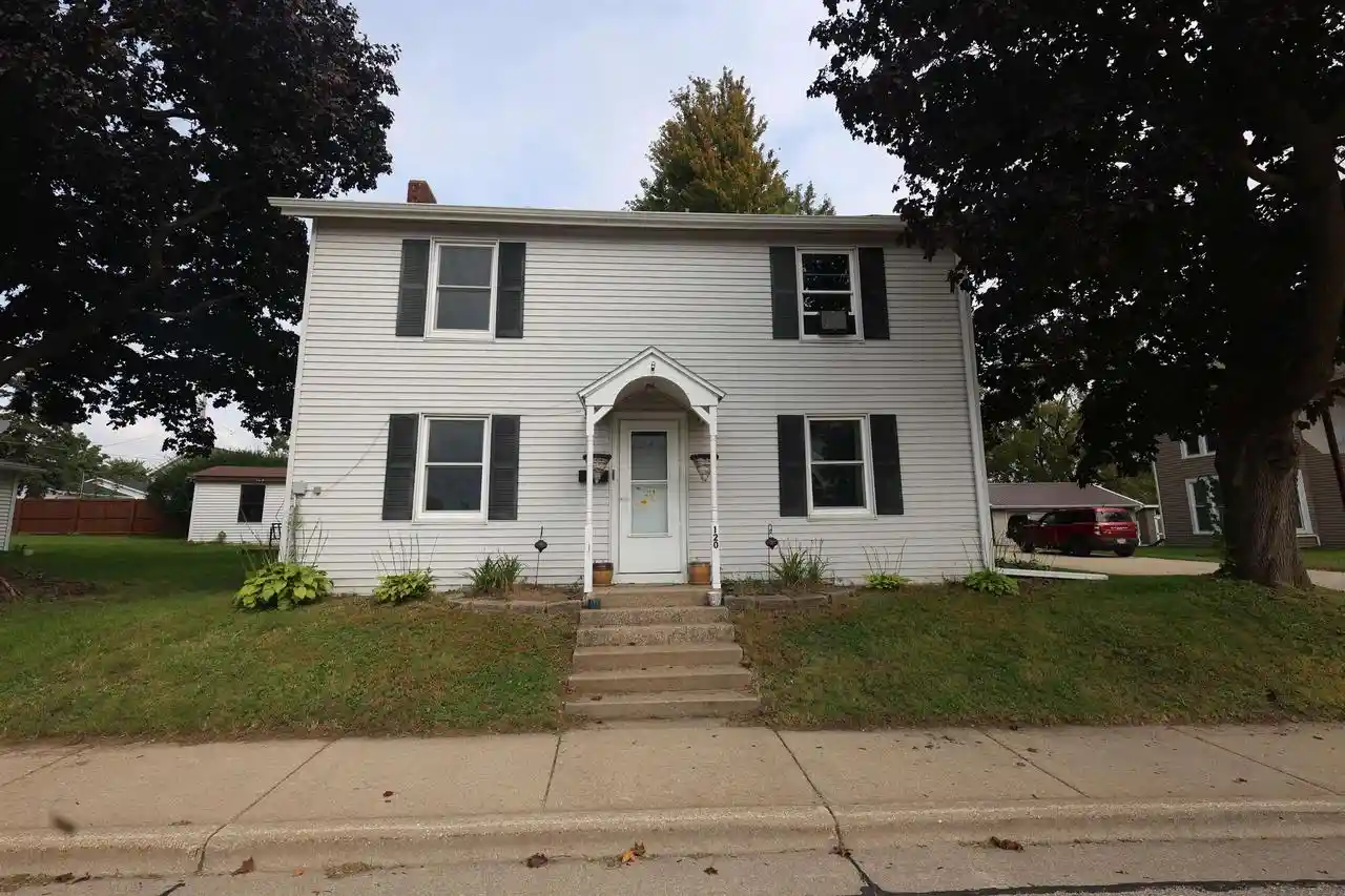 Photo 1 of Single family home for sale at 120 E Mineral St, Platteville, WI 53818 | MLS# 2033503 | Listing updated on 2026-10-04