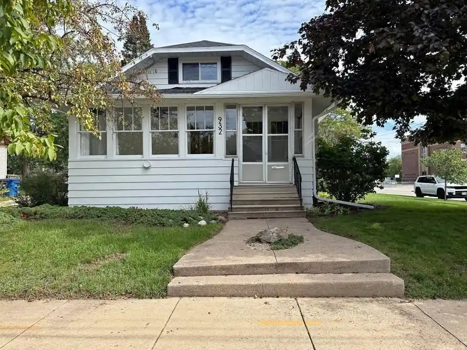 Photo 1 of Single family home for sale at 932 Sawyer St, Oshkosh, WI 65250 | MLS# 1605491 | Listing updated on 2026-09-25