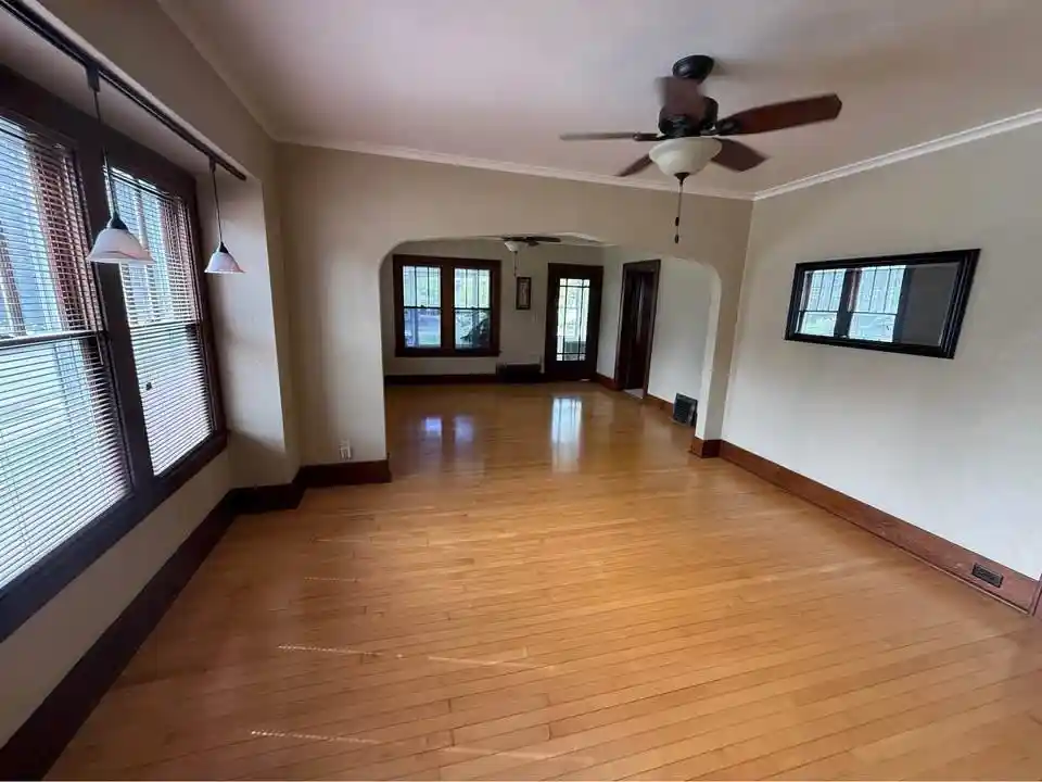 Photo 3 of Single family home for sale at 932 Sawyer St, Oshkosh, WI 65250 | MLS# 1605491 | Listing updated on 2026-09-25