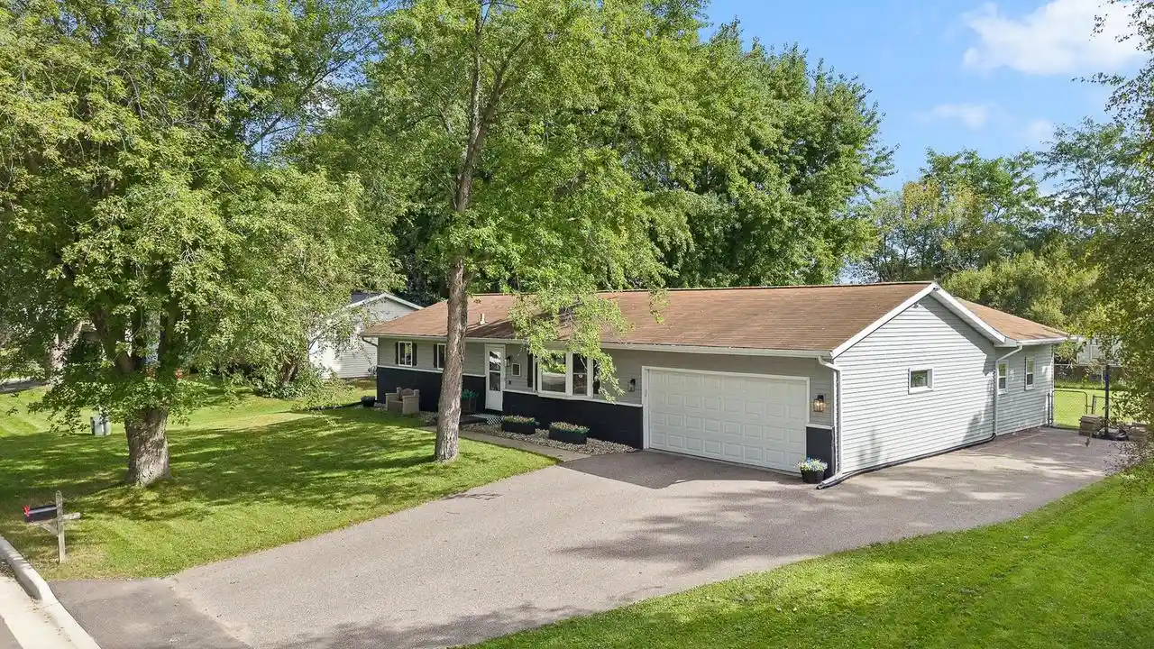 Photo 1 of Single family home for sale at 521 Dennis Dr, Deforest, WI 53532 | MLS# 2033511 | Listing updated on 2026-09-29