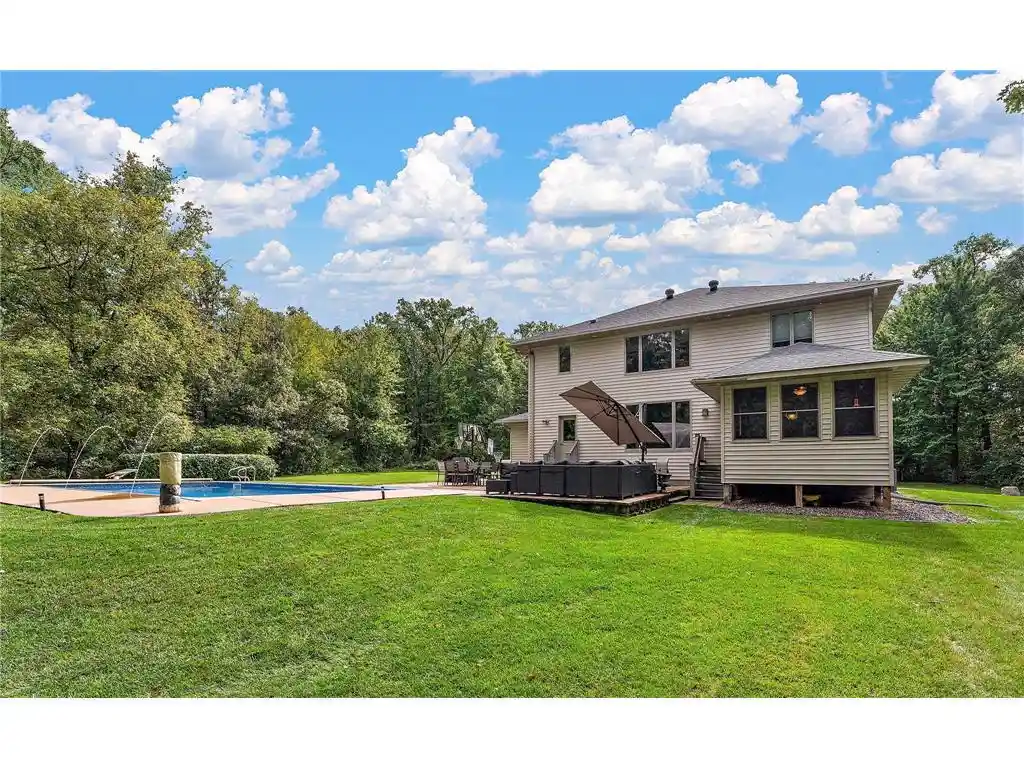 Photo 3 of Single family home for sale at 1224 Us Hwy 12, Roberts, WI 54023 | MLS# 7150753 | Listing updated on 2026-10-03