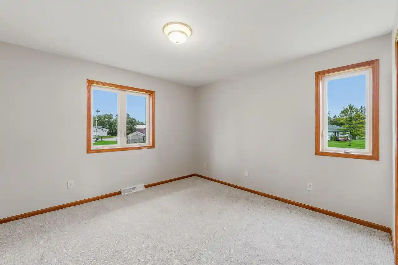 Photo 4 of Single family home for sale at 406 Keno Cir, Horicon, WI 53032 | MLS# 1982280 | Listing updated on 2026-10-02