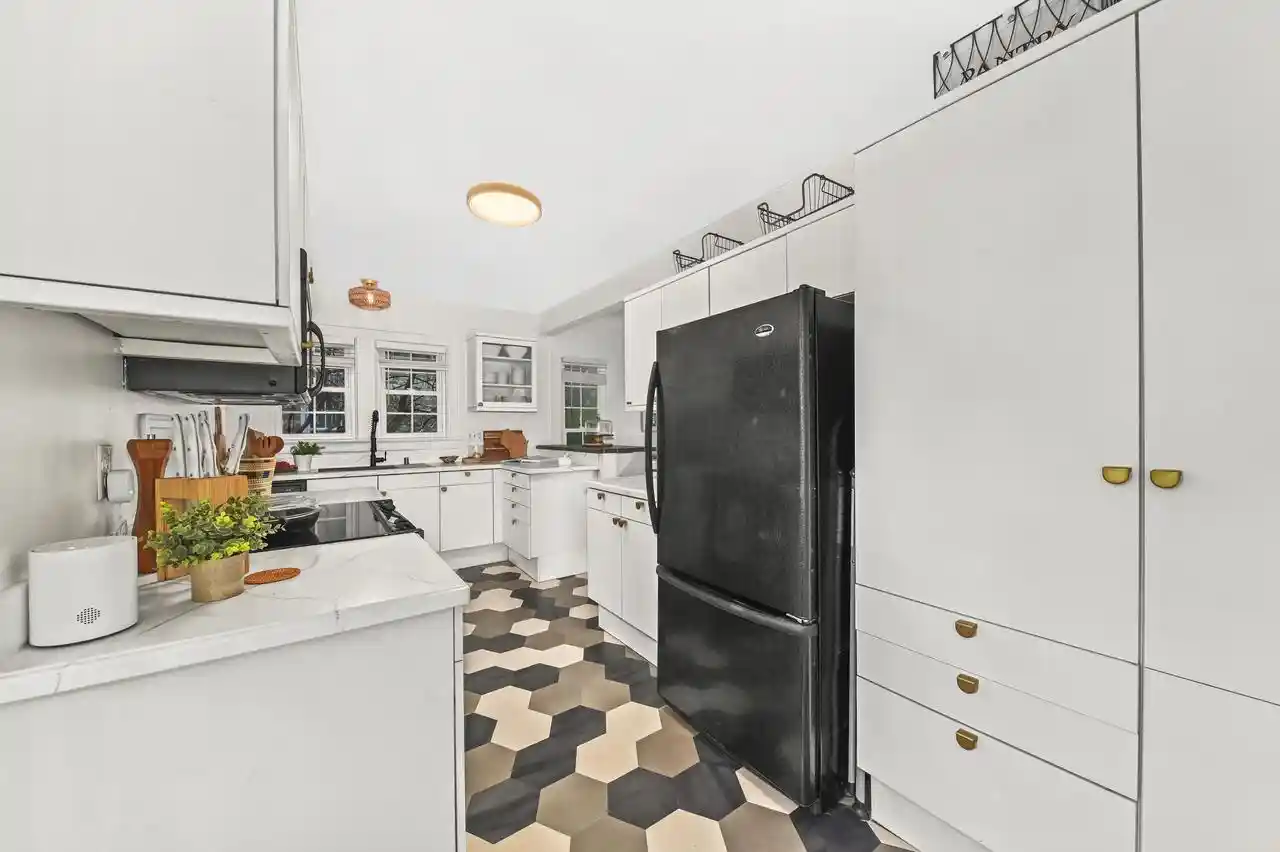Photo 3 of Single family home for sale at 1946 Ludington Ave, Milwaukee, WI 53226 | MLS# 1982281 | Listing updated on 2026-10-03