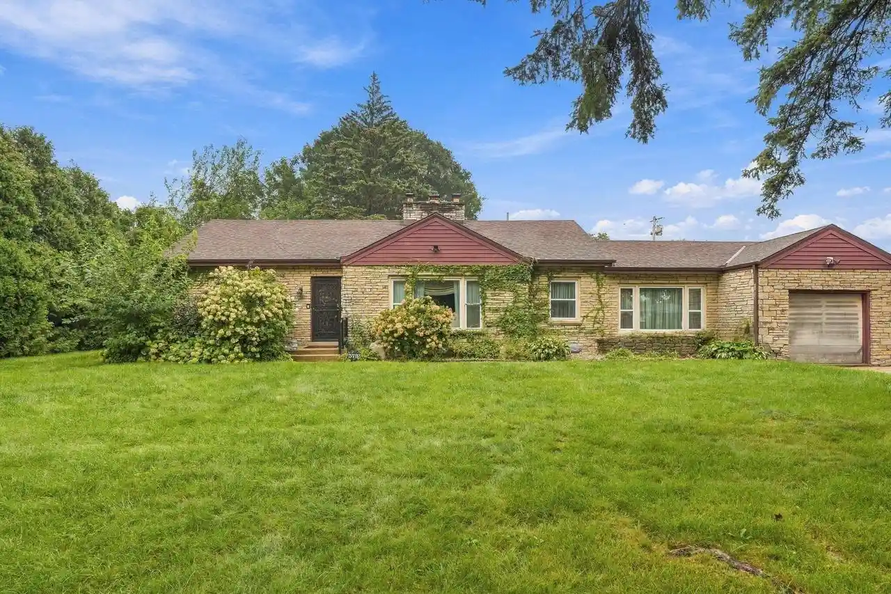 Photo 1 of Single family home for sale at 5734 N 74th Street, Milwaukee, WI 53218 | MLS# 1982287 | Listing updated on 2026-10-02