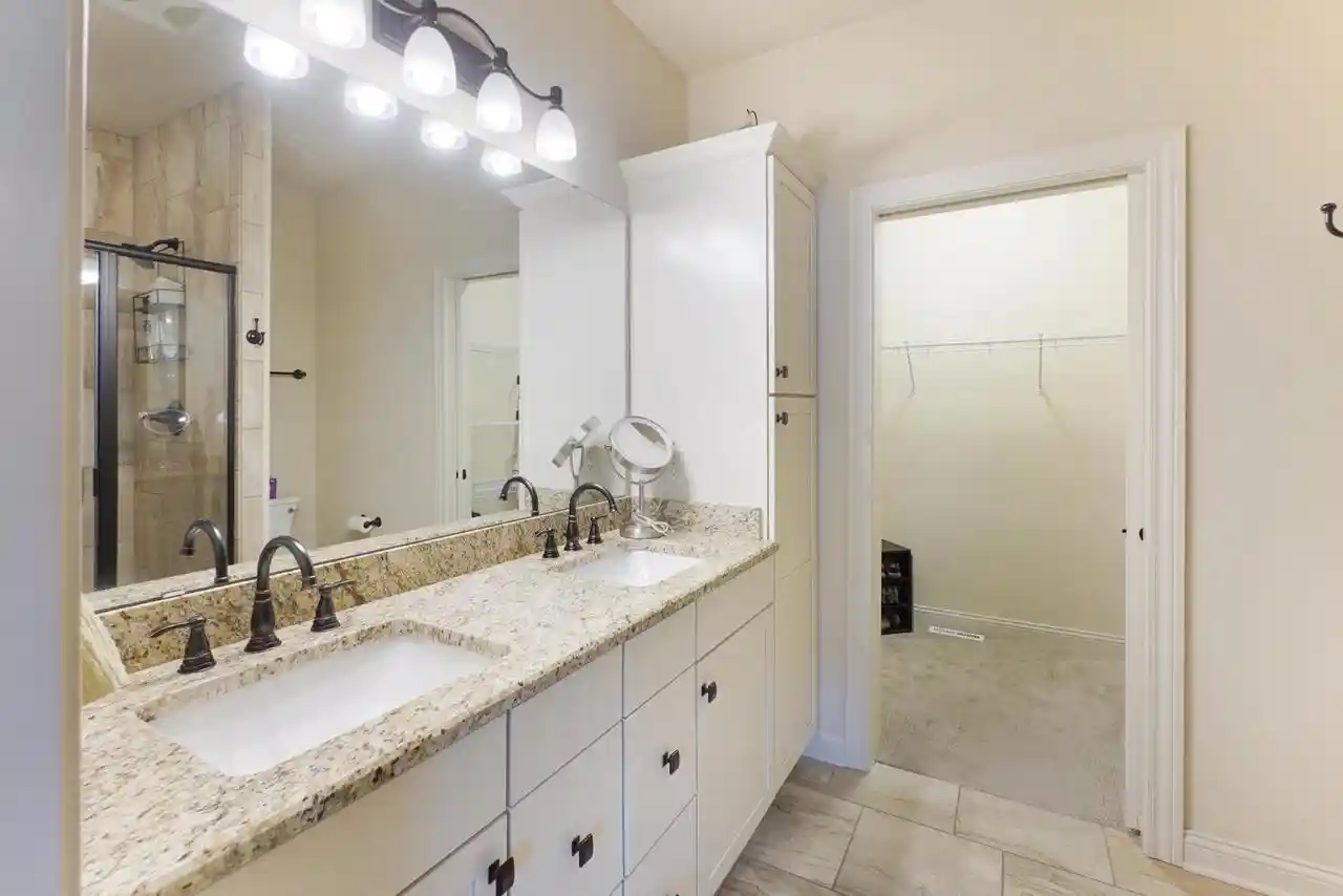 Photo 4 of Condo for sale at 731 Keystone Dr, Waukesha, WI 53189 | MLS# 1982288 | Listing updated on 2026-09-26