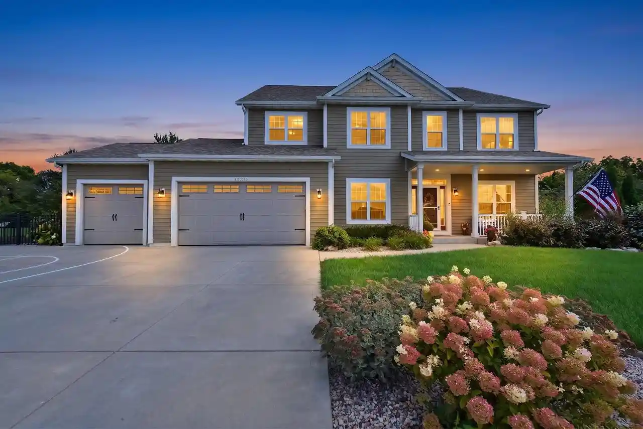Photo 1 of Single family home for sale at W275n342 Arrowhead Trl, Waukesha, WI 53188 | MLS# 1982291 | Listing updated on 2026-09-26