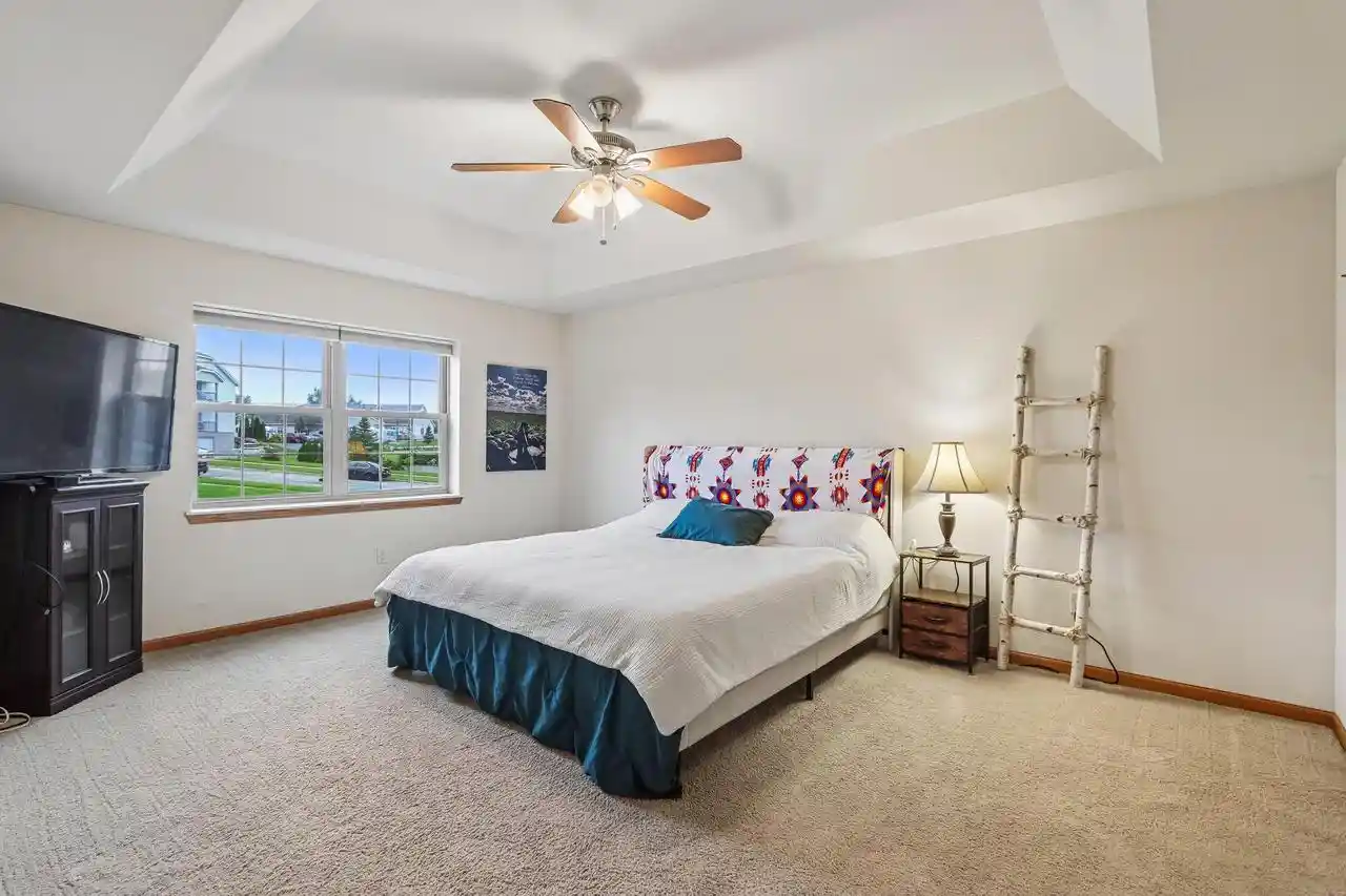 Listing Photo 4 - Condo for sale in building located at 212 Hometown Ave, Fall River, WI 53932