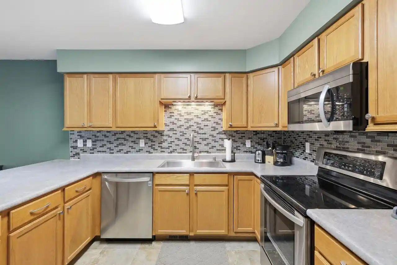 Listing Photo 5 - Condo for sale in building located at 315 Vorndran Dr, Belleville, WI 53508 - Unit #2