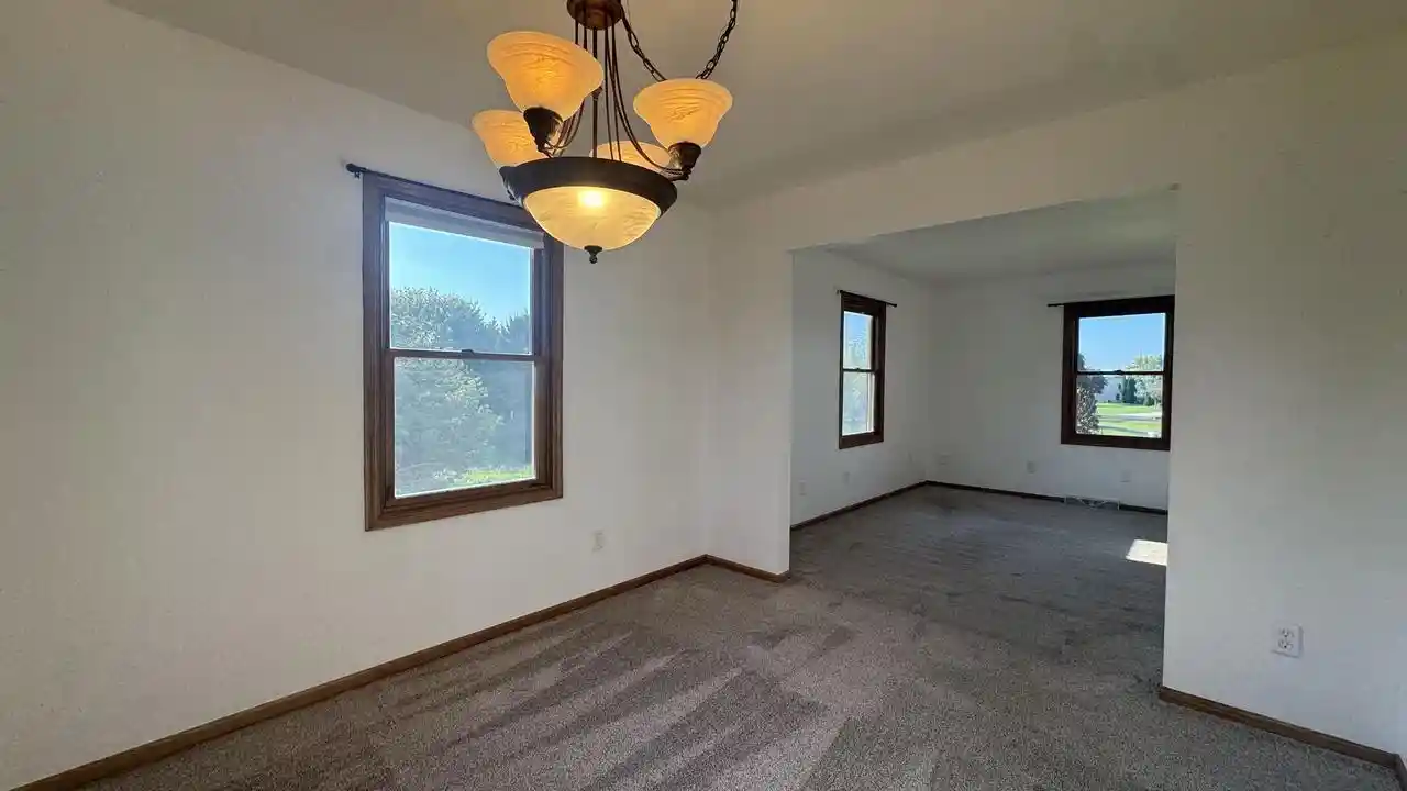 Photo 4 of Single family home for sale at N93w27616 Quail Holw Ct, Hartland, WI 53029 | MLS# 1982305 | Listing updated on 2026-10-07
