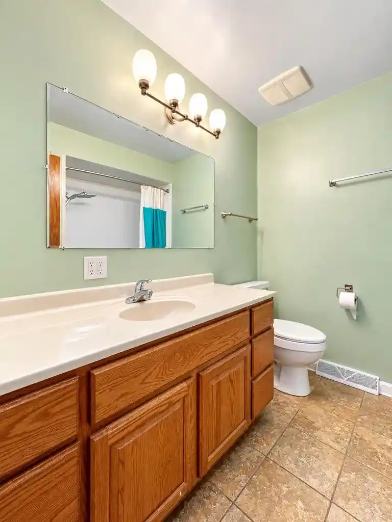 Photo 4 of Single family home for sale at 8401 S 36th Street, Franklin, WI 53132 | MLS# 1982309 | Listing updated on 2026-09-29