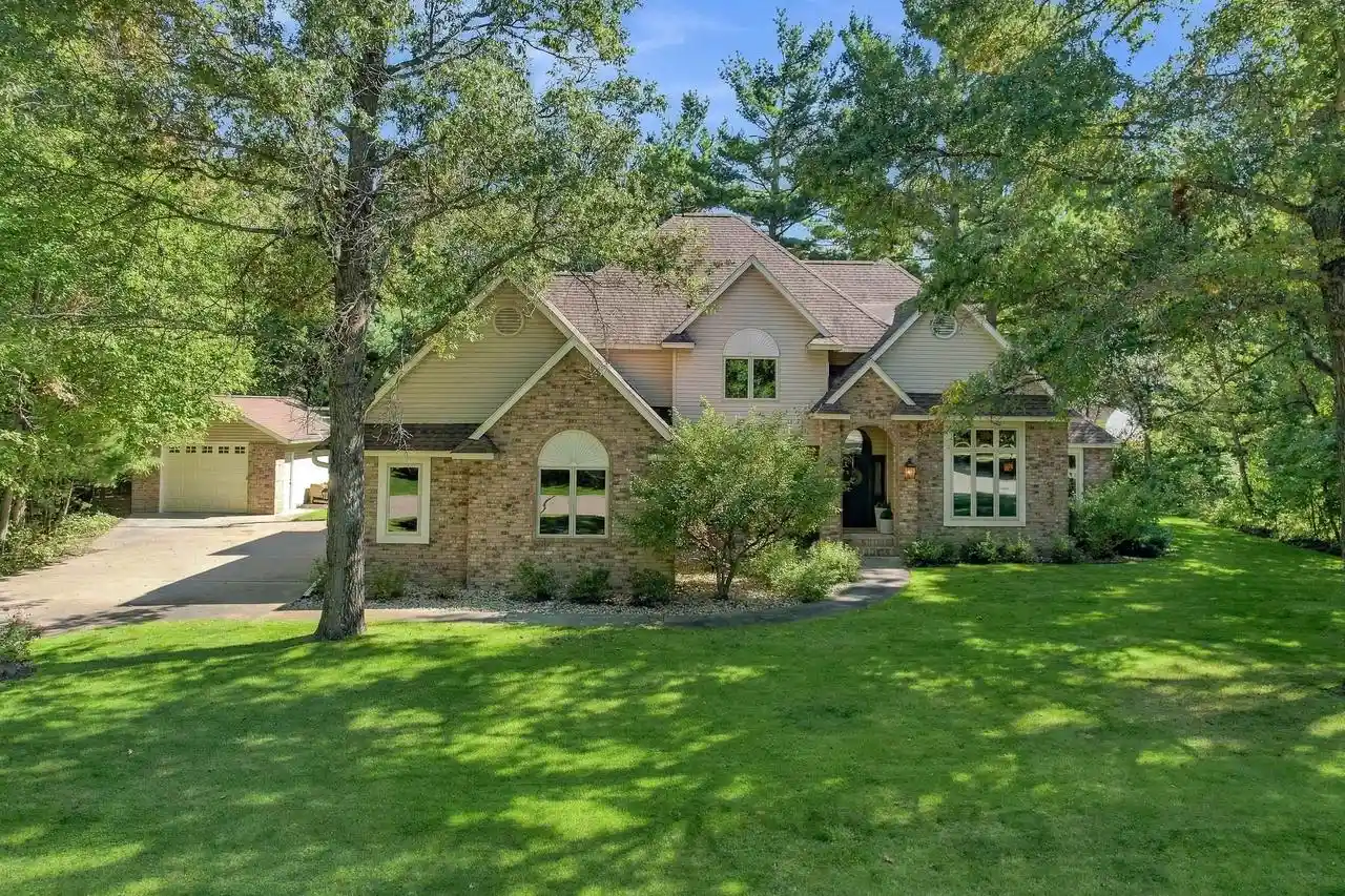 Photo 1 of Single family home for sale at 2400 Shadowview Cir, Plover, WI 54467 | MLS# 22604794 | Listing updated on 2026-09-29
