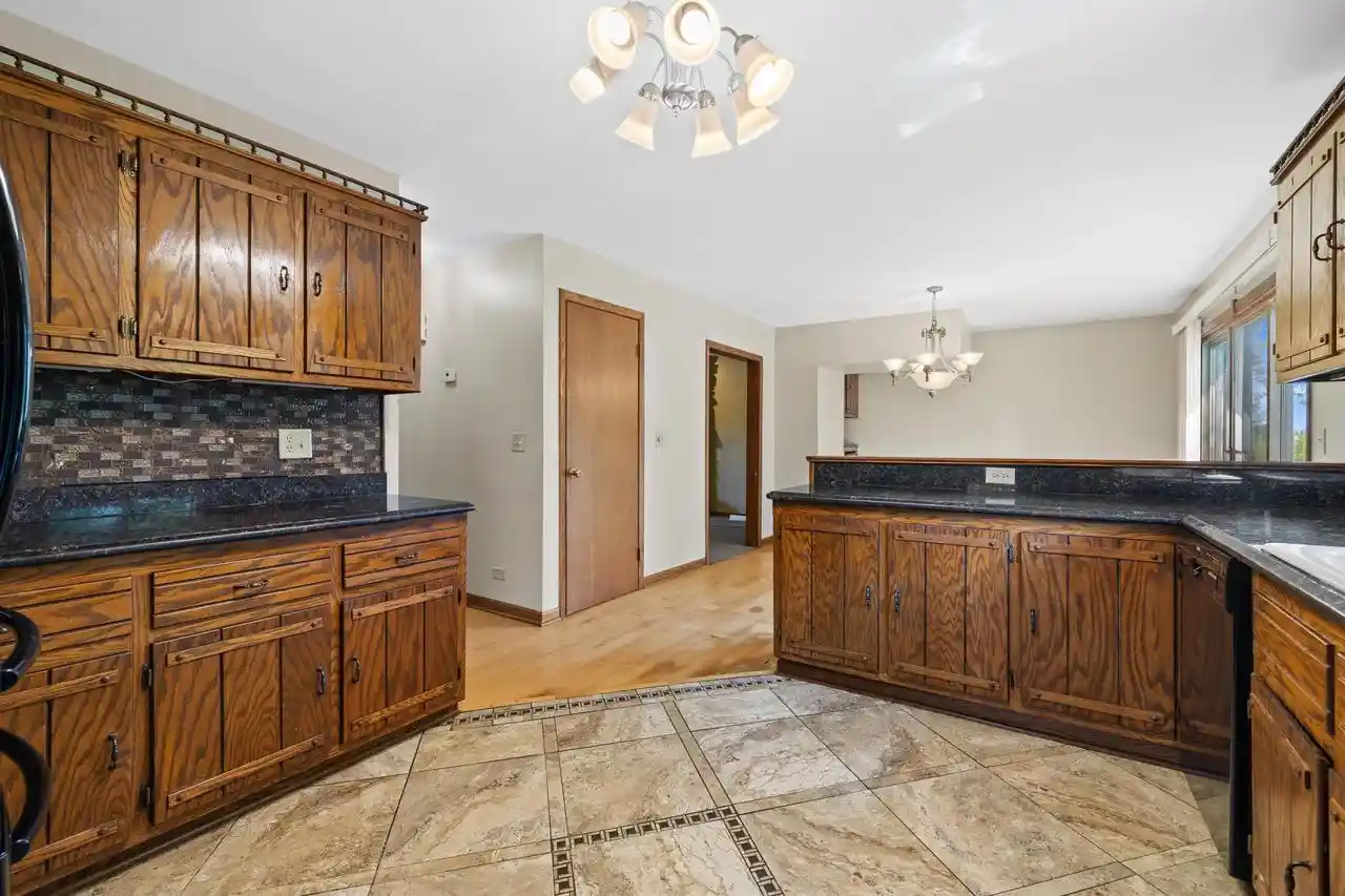 Photo 4 of Single family home for sale at 7849 Green Bay Rd, Kenosha, WI 53142 | MLS# 1982317 | Listing updated on 2026-10-07