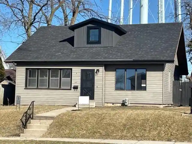 Photo 1 of Single family home for sale at 510 W Main St, Watertown, WI 53094 | MLS# 2033540 | Listing updated on 2026-09-27