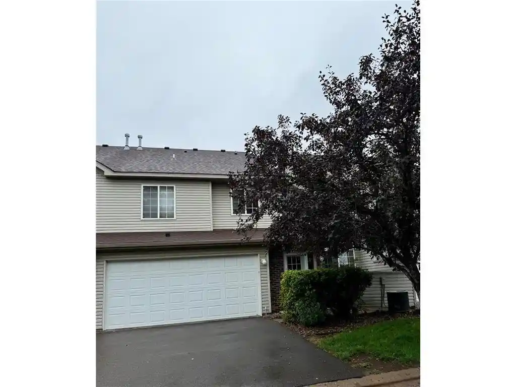 Photo 2 of Sale Pending at 2402 Oakridge Cir, Hudson, WI 54016 | MLS# 7147231 | Listing updated on 2026-09-27