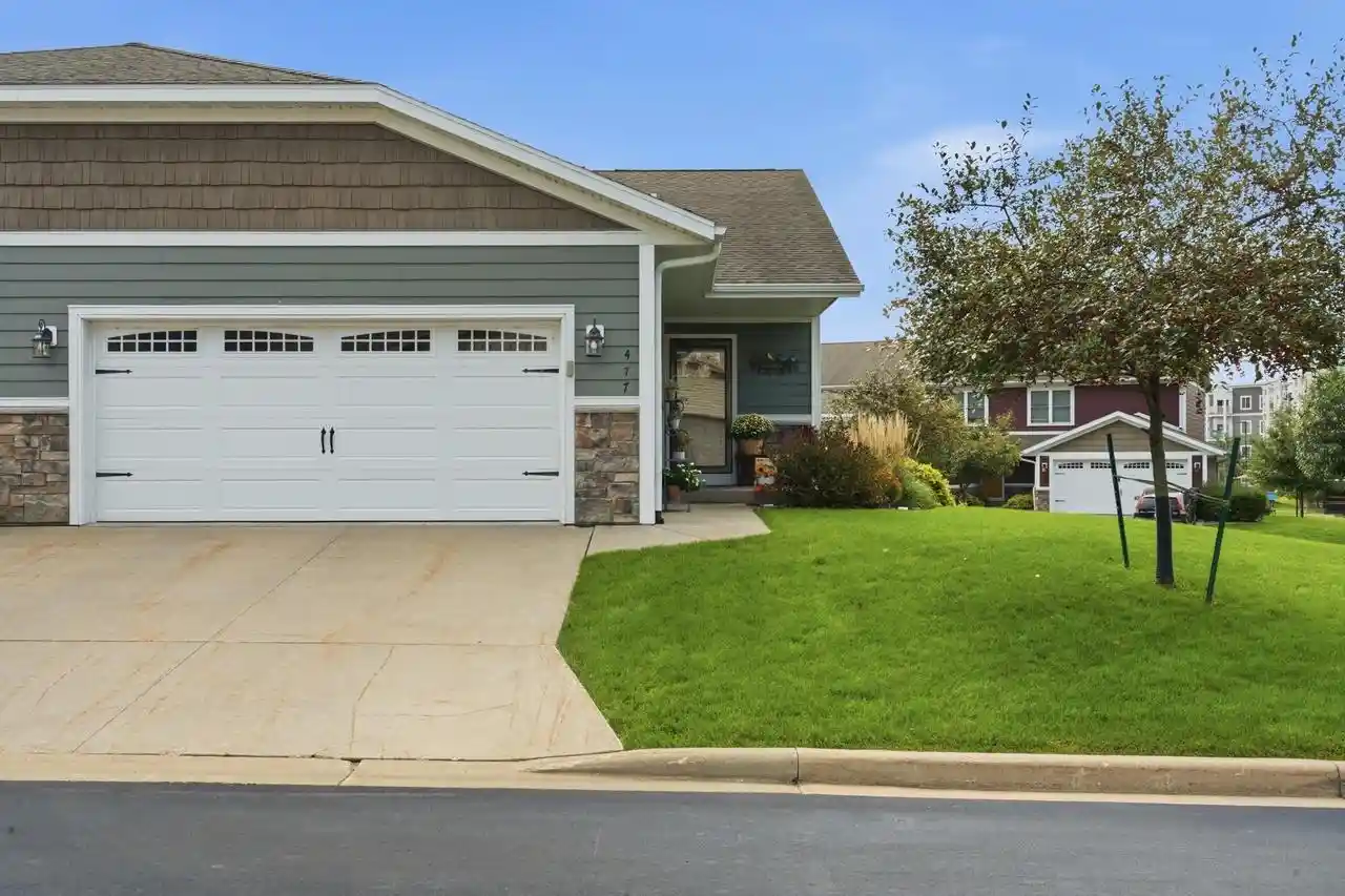 Photo 1 of Single family home for sale at 477 Coronado Cir, Onalaska, WI 54650 | MLS# 1982358 | Listing updated on 2026-10-01