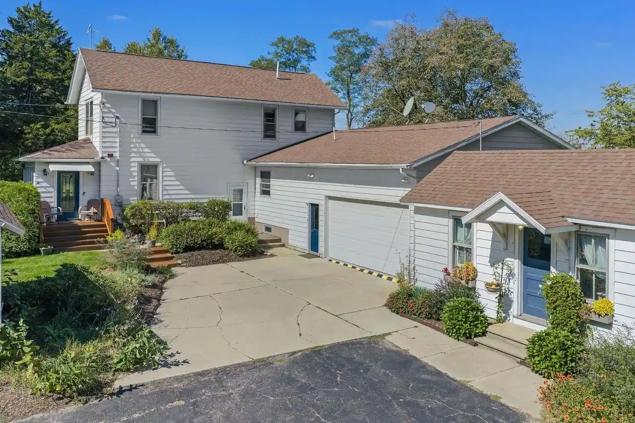Photo 1 of Single family home for sale at E12272a County Rd T, Baraboo, WI 53913 | MLS# 2033560 | Listing updated on 2026-10-08