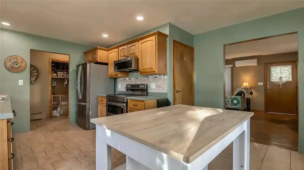 Photo 4 of Single family home for sale at 216 17th Street, Menomonie, WI 54751 | MLS# 1605299 | Listing updated on 2026-10-08