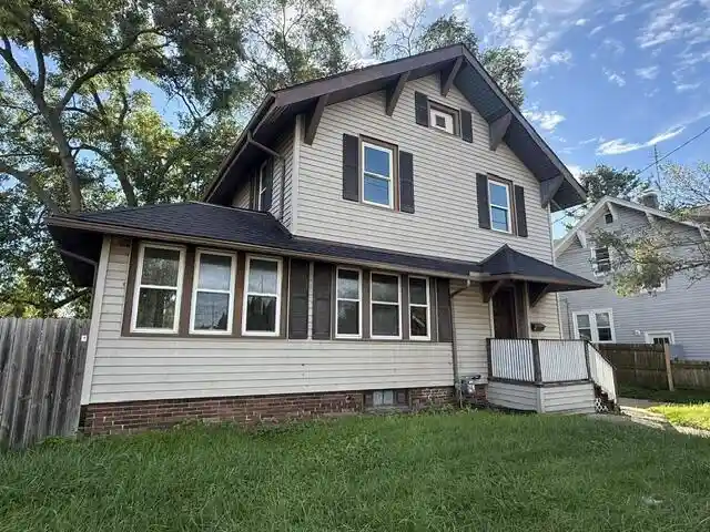Photo 1 of Single family home for sale at 7229 Sheridan Rd, Kenosha, WI 53143 | MLS# 1982377 | Listing updated on 2026-10-09