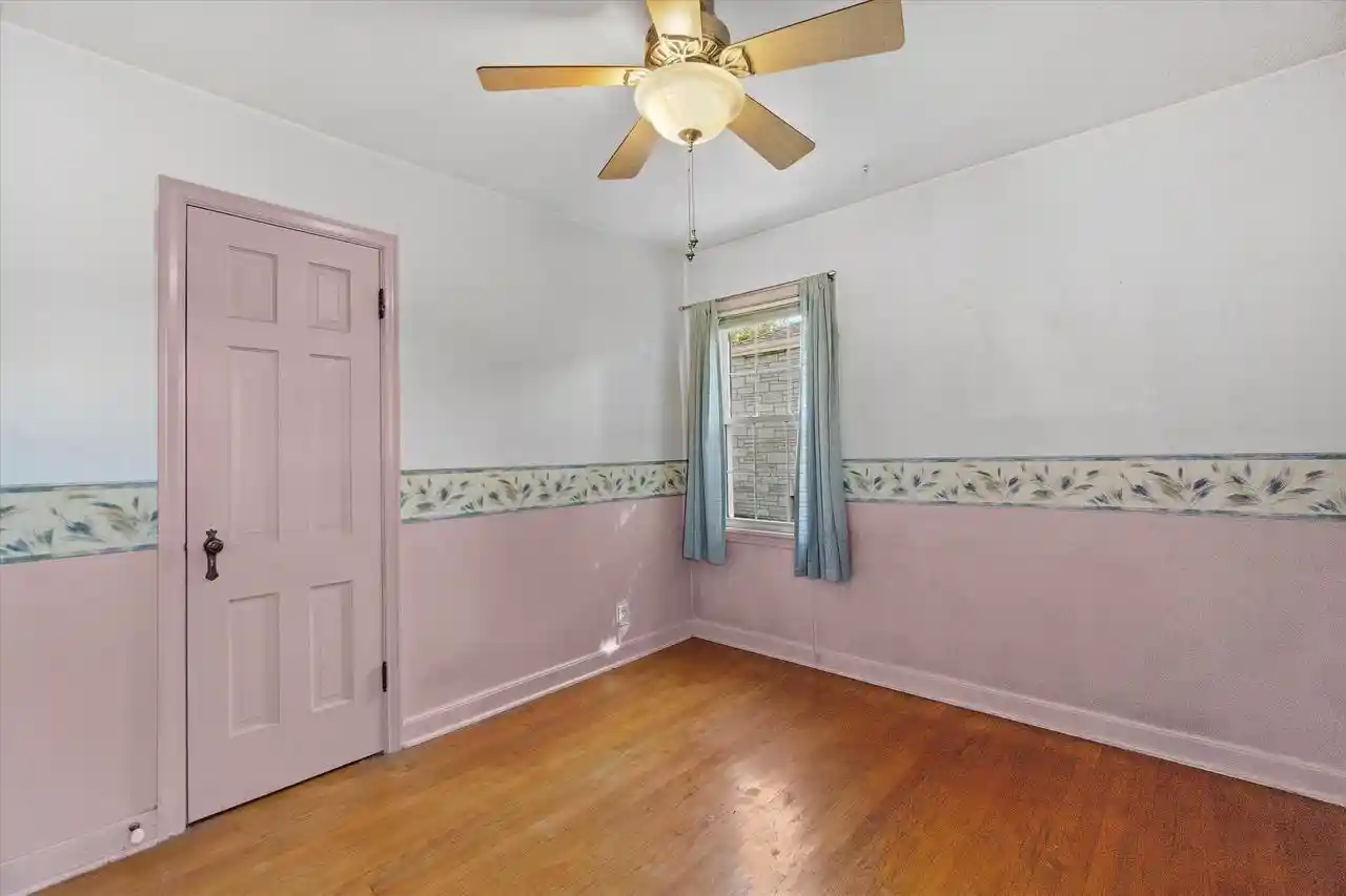 Photo 4 of Single family home for sale at 10533 W Everett Cir, Milwaukee, WI 53214 | MLS# 1982385 | Listing updated on 2026-10-07