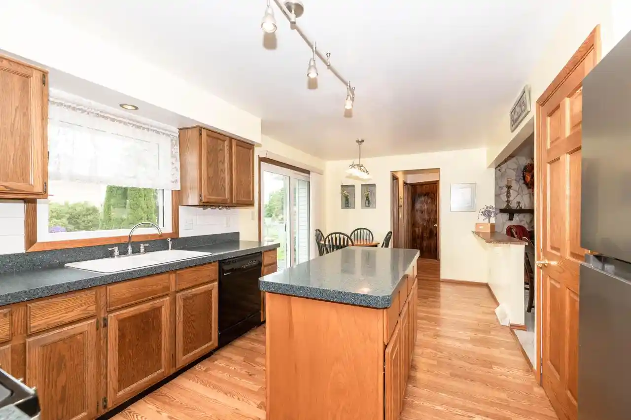 Photo 3 of Single family home for sale at 8046 W Imperial Dr, Franklin, WI 53132 | MLS# 1982389 | Listing updated on 2026-10-09