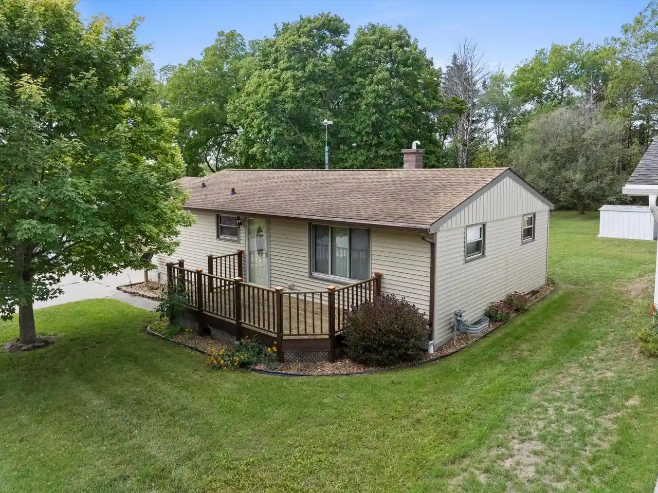Photo 1 of Single family home for sale at 631 Elm St, Mishicot, WI 54228 | MLS# 1982390 | Listing updated on 2026-10-08