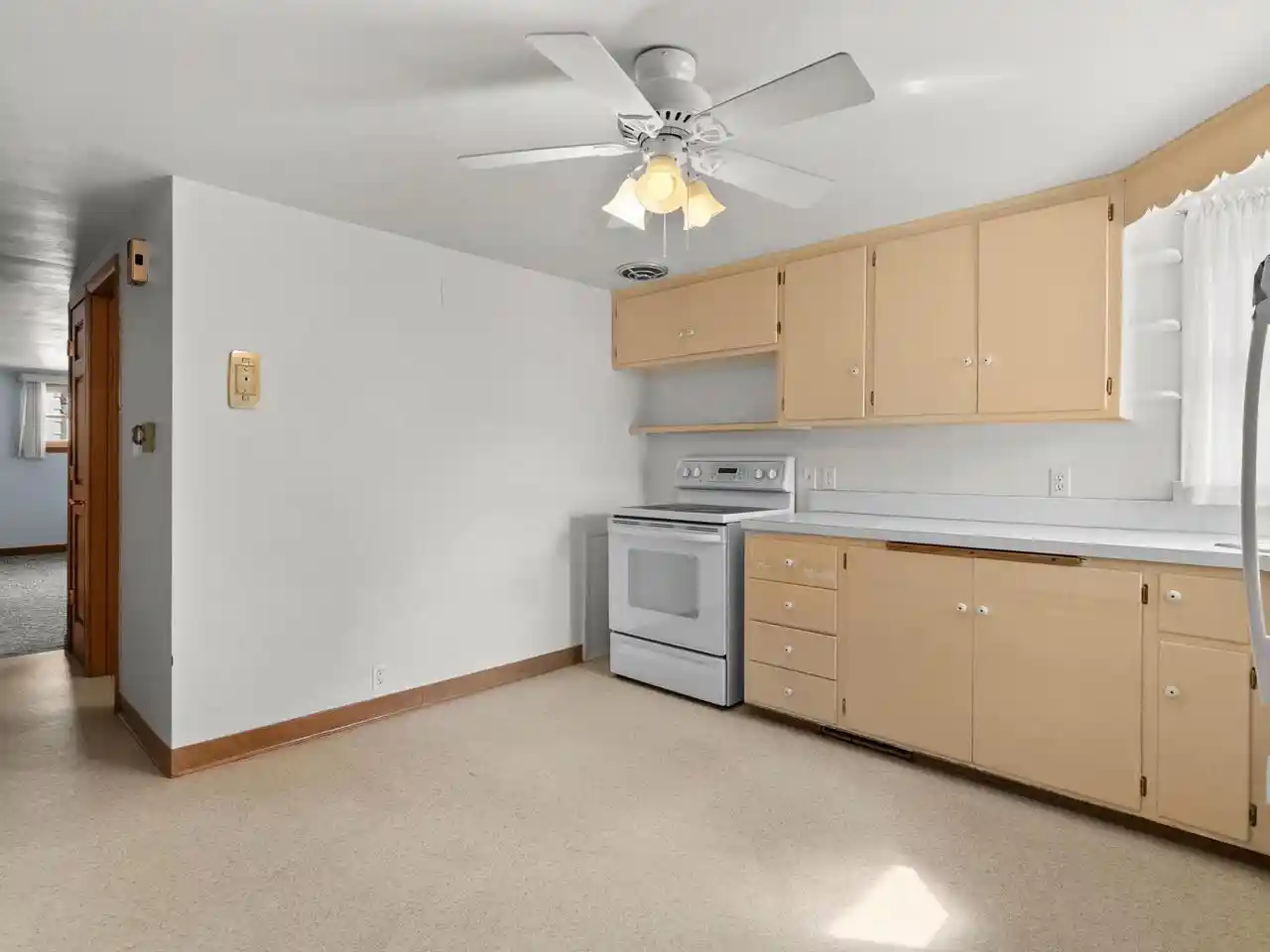 Photo 2 of Single family home for sale at 631 Elm St, Mishicot, WI 54228 | MLS# 1982390 | Listing updated on 2026-10-08