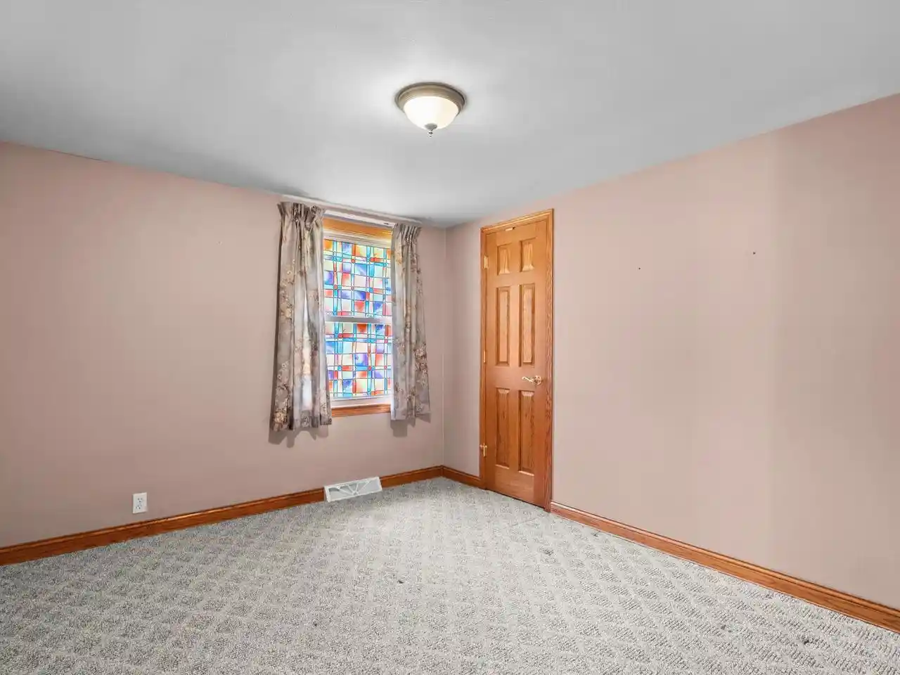 Photo 3 of Single family home for sale at 631 Elm St, Mishicot, WI 54228 | MLS# 1982390 | Listing updated on 2026-10-08