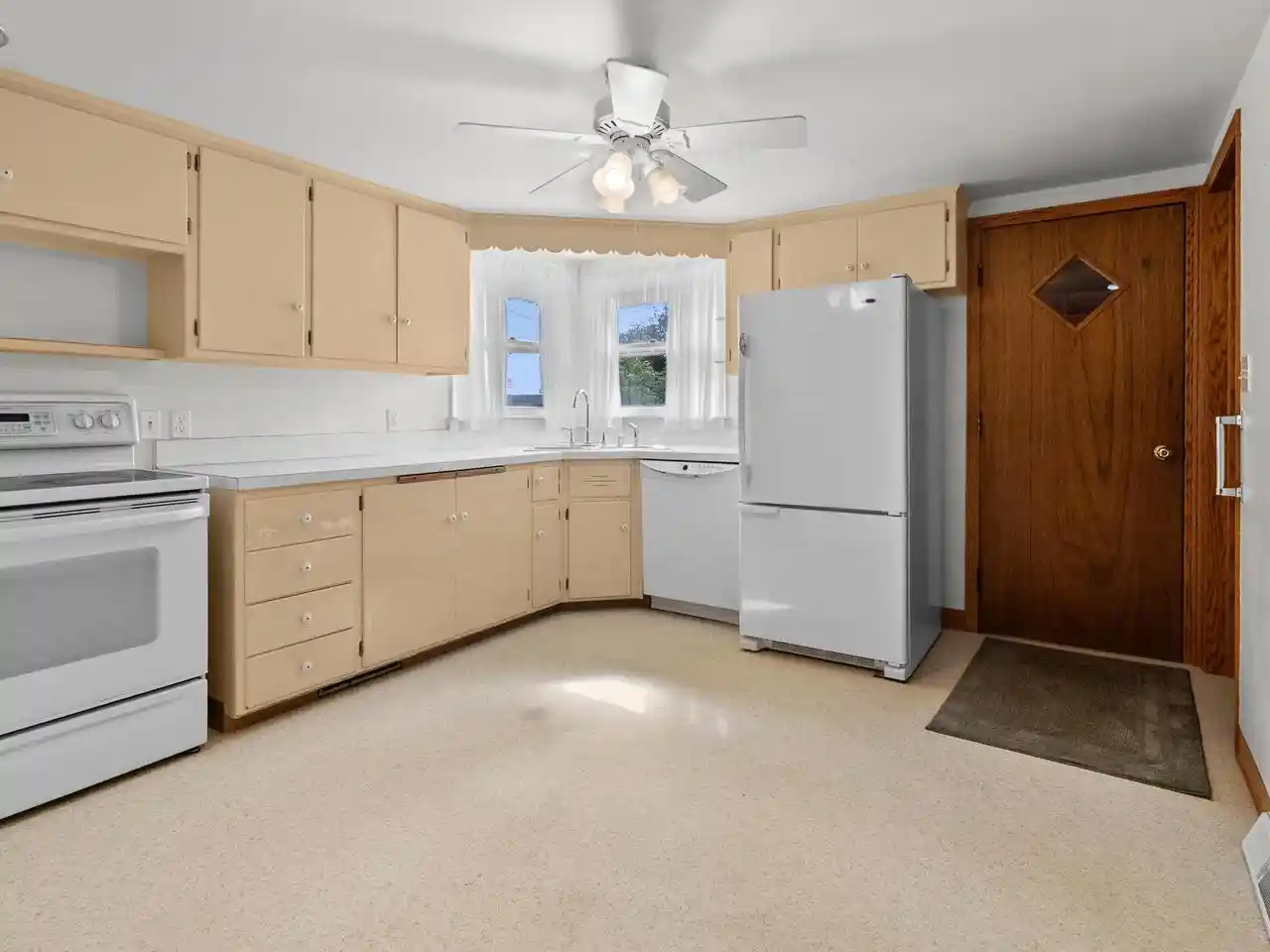 Photo 29 of Single family home for sale at 631 Elm St, Mishicot, WI 54228 | MLS# 1982390 | Listing updated on 2026-10-08