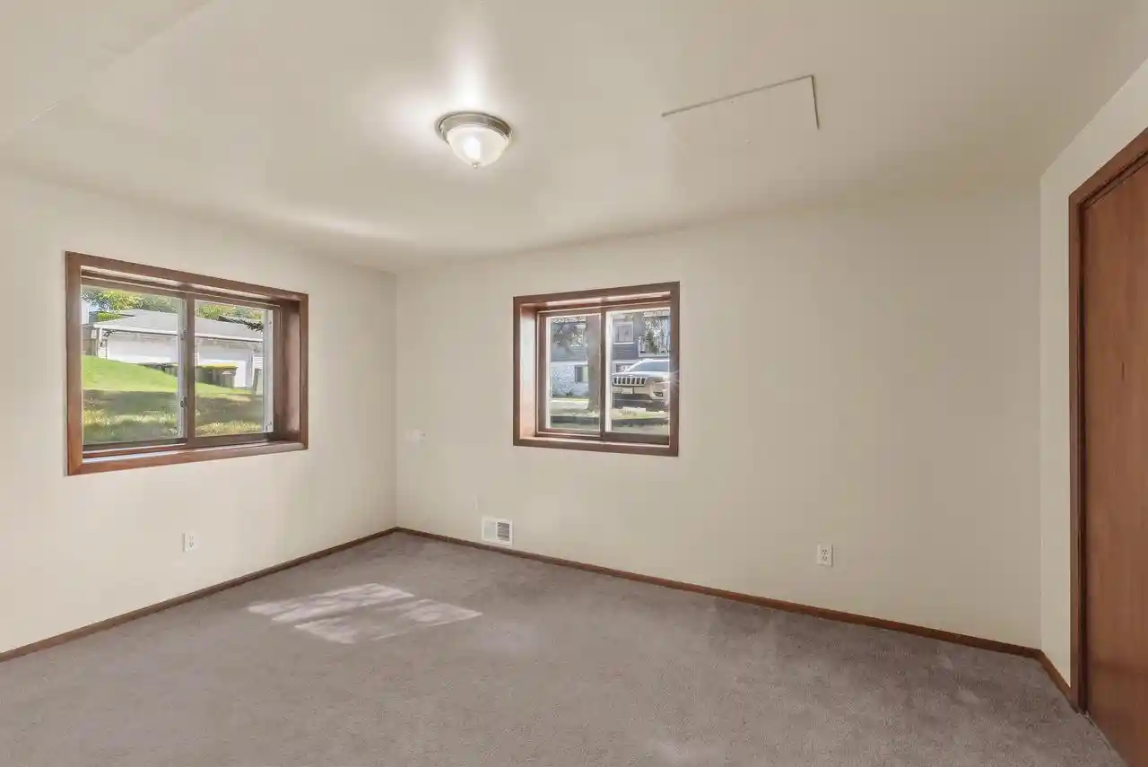 Photo 3 of Condo for sale at 1127 Schoenhaar Dr, West Bend, WI 53090 | MLS# 1982394 | Listing updated on 2026-10-07