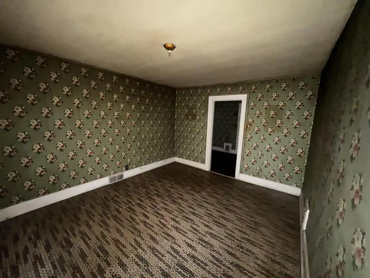 Photo 3 of Sale Pending at 2927 N 12th Street, Milwaukee, WI 53206 | MLS# 1982397 | Listing updated on 2026-10-06