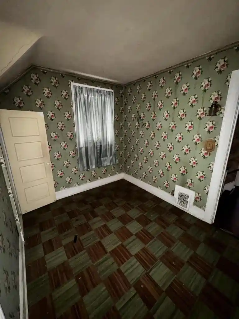 Photo 3 of Sale Pending at 2927 N 12th Street, Milwaukee, WI 53206 | MLS# 1982397 | Listing updated on 2026-10-06