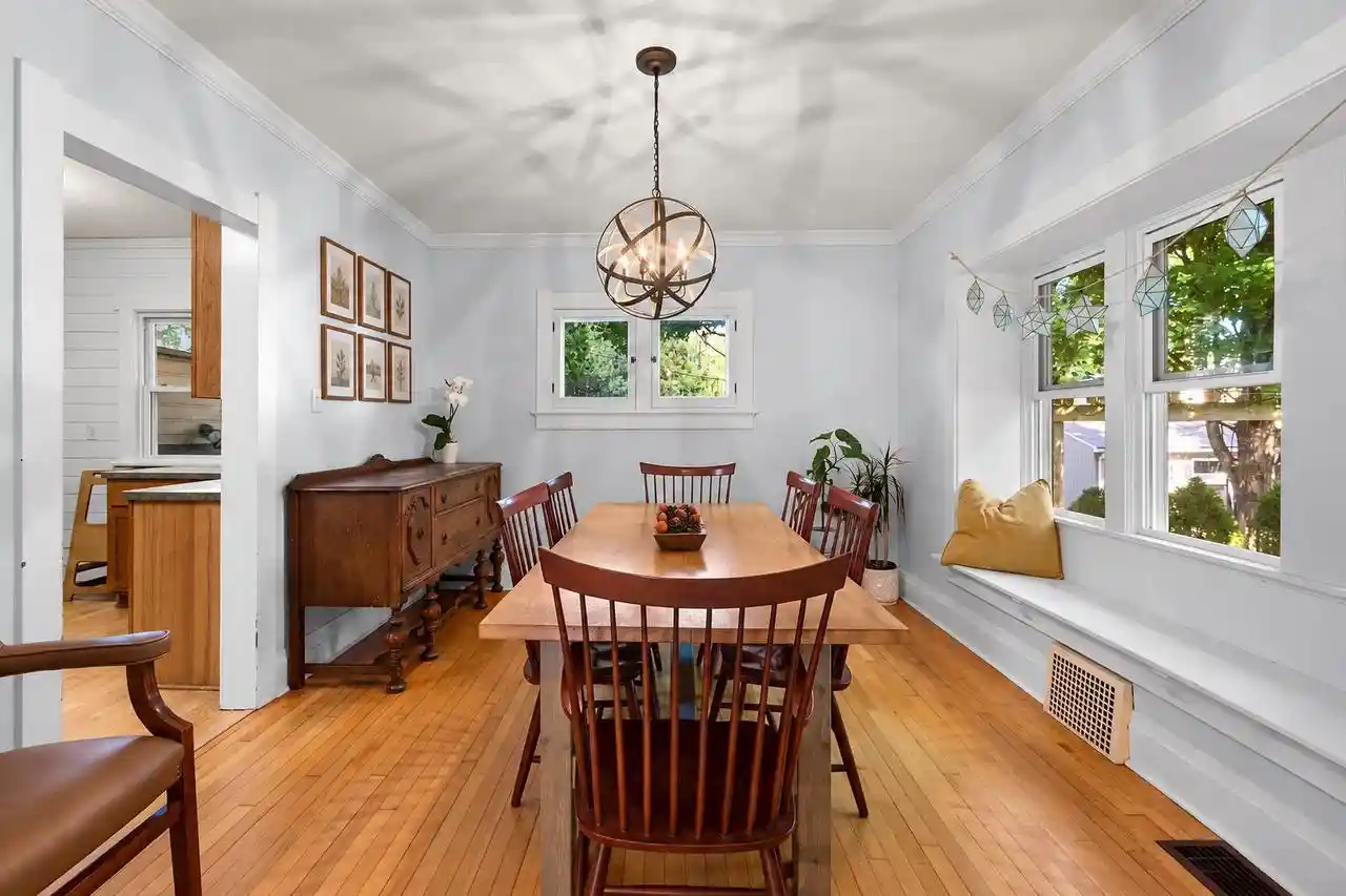 Photo 4 of Single family home for sale at 1017 Eliza St, Green Bay, WI 54301 | MLS# 50333352 | Listing updated on 2026-10-01