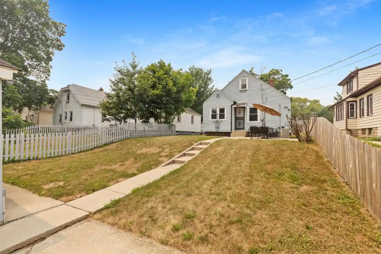 Photo 3 of Single family home for sale at 4858 N 71st Street, Milwaukee, WI 53218 | MLS# 1982408 | Listing updated on 2026-09-29