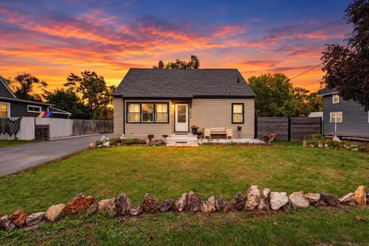 Photo 1 of Single family home for sale at 1606 Manchester St, Beloit, WI 53511 | MLS# 2033576 | Listing updated on 2026-10-10