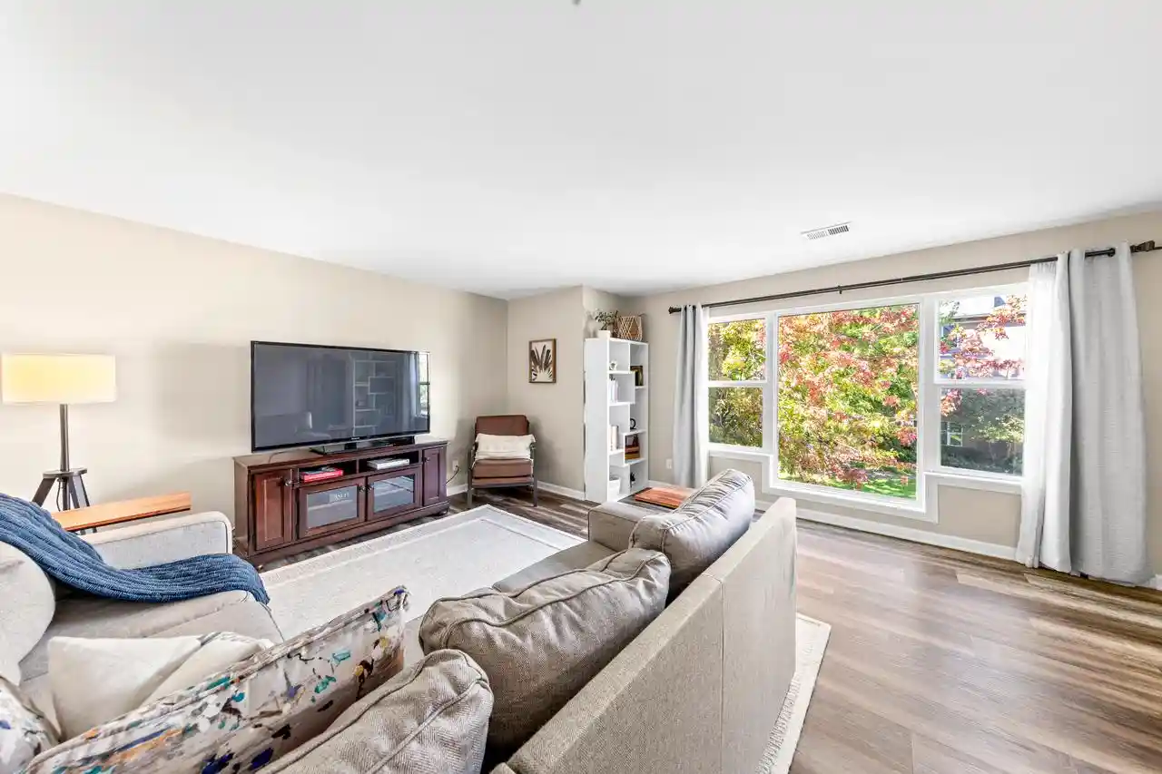 Listing Photo 4 - Condo for sale in building located at 417 55th St, Kenosha, WI 53140 - Unit #B