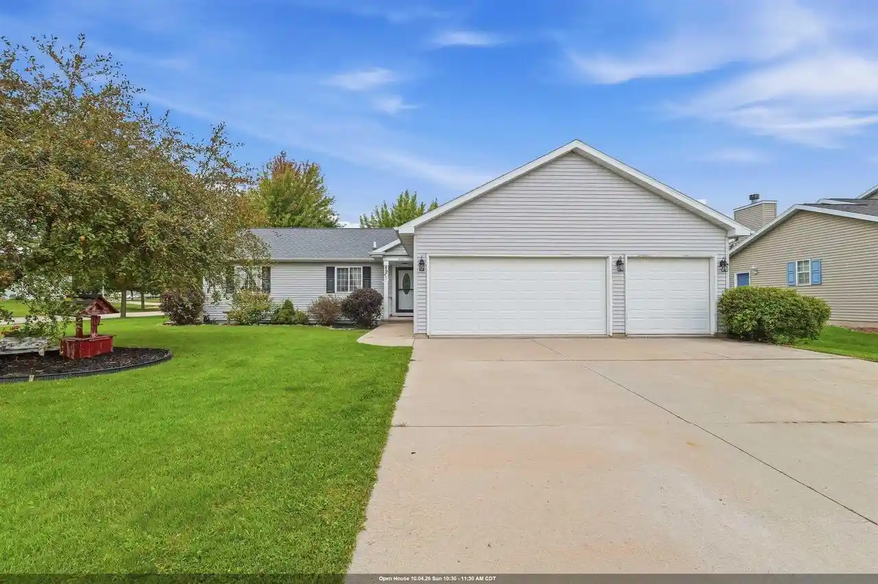 Photo 1 of Single family home for sale at 462 Rockrose Dr, Fond Du Lac, WI 54935 | MLS# 50333357 | Listing updated on 2026-10-06