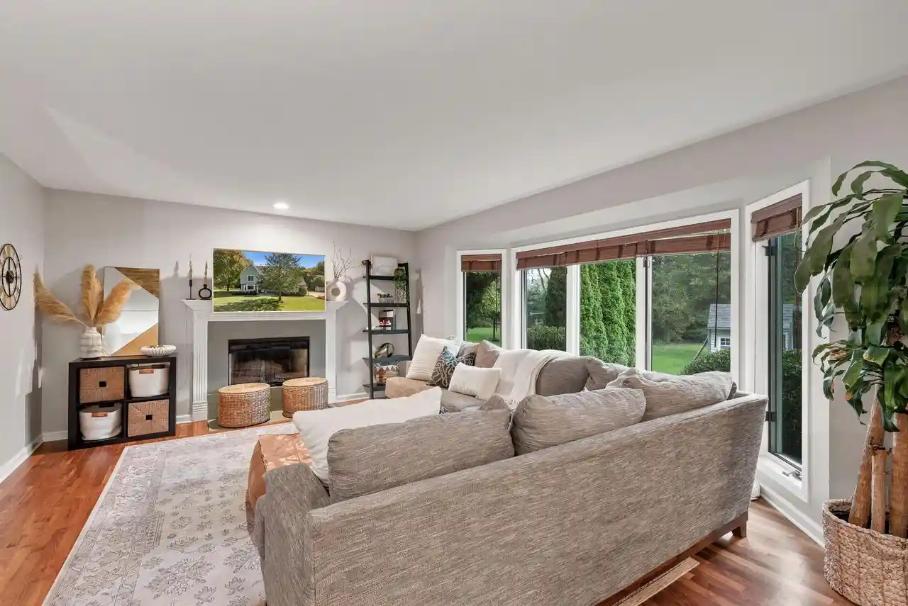 Photo 2 of Single family home for sale at 10946 N Sherwood Dr, Mequon, WI 53092 | MLS# 1982441 | Listing updated on 2026-10-04