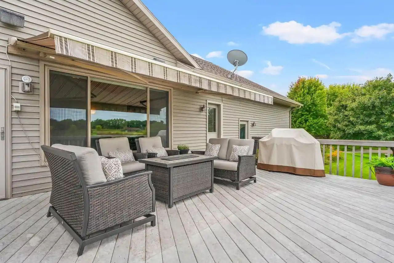 Photo 1 of Single family home for sale at 852 Canal Rd, Marshall, WI 53559 | MLS# 2033579 | Listing updated on 2026-09-29