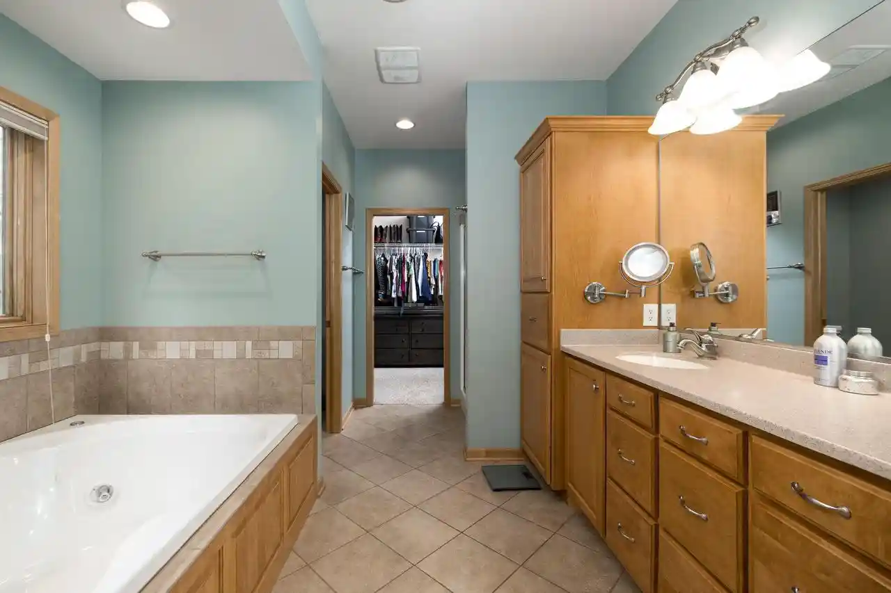 Photo 3 of Single family home for sale at W5664 Stone Hl Rd, La Crosse, WI 54601 | MLS# 1982443 | Listing updated on 2026-10-06