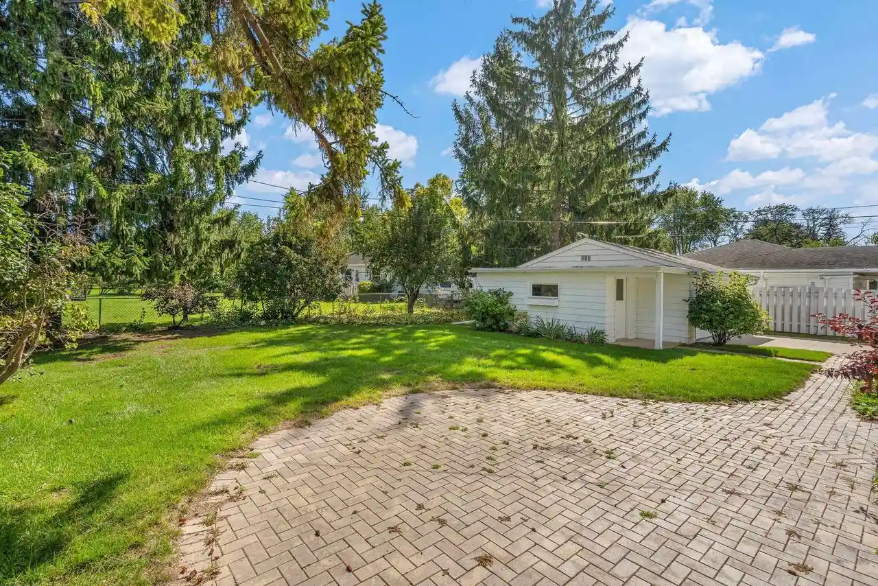 Photo 2 of Single family home for sale at 1214 Campbell St, Neenah, WI 54956 | MLS# 50333360 | Listing updated on 2026-09-30